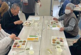 谷塚中央地区のふれあい会食が実施されました